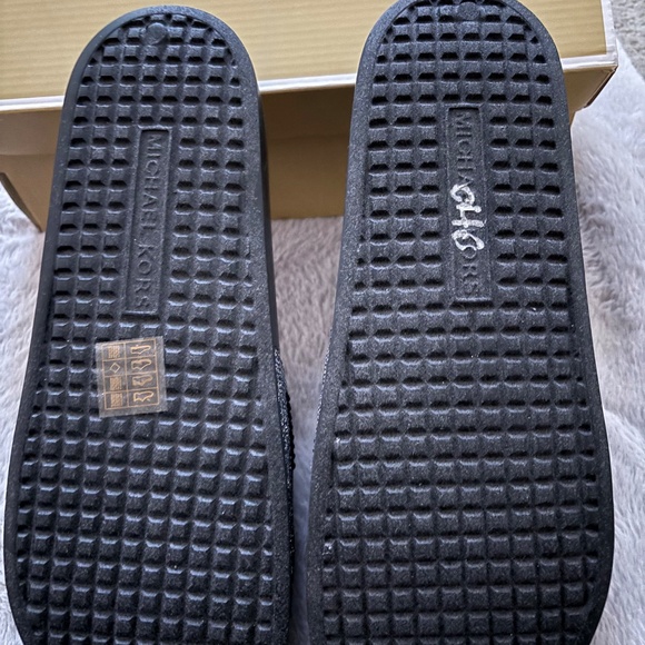 Michael Kors slides - Picture 4 of 4